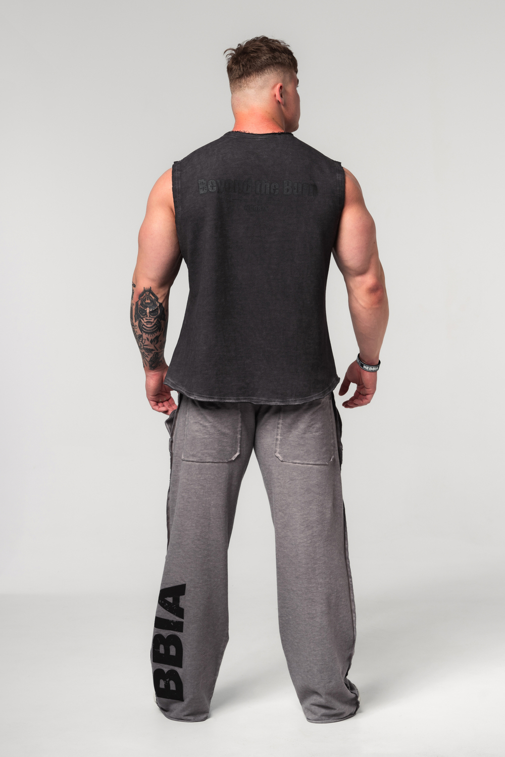 Штаны WASHED-OFF GYM SWEATPANTS NO SHORTCUTS 372