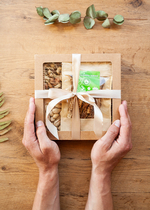 Набор "Брутальный" с орешками, томатами и бананами