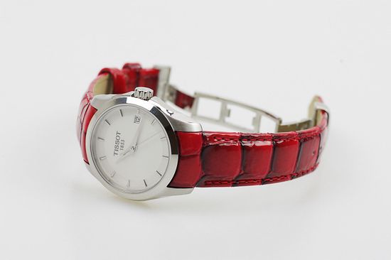 Женские часы Tissot T035.210.16.011.01