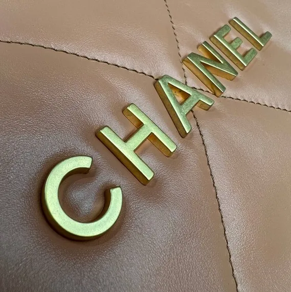 Сумка Chanel 22 бежевый
