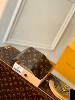 Louis Vuitton Celeste Wallet