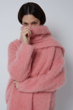 Шарф из альпака розовый