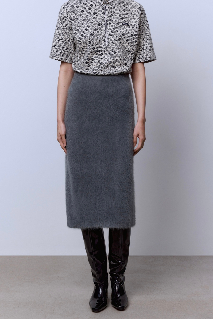 Юбка из ангоры с разрезом
