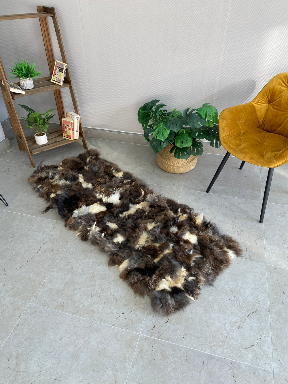 Коврик прикроватный накидка на кресло из кусочков овчины, 160 х 50 см.