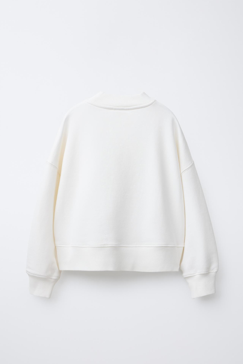 ZARA ТОЛСТОВКА С НАШИВКОЙ, ЭКРЮ