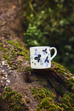 Wedgwood Кружка Wild Strawberry 326 мл Чернильно-синий