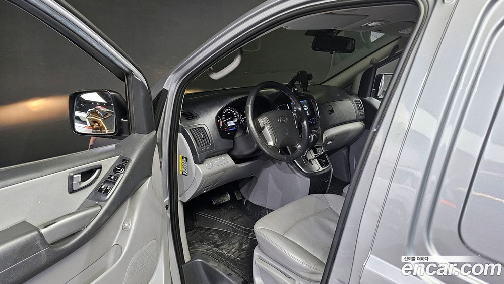 Hyundai The New Grand Starex Van 3-х местный (02.2021)