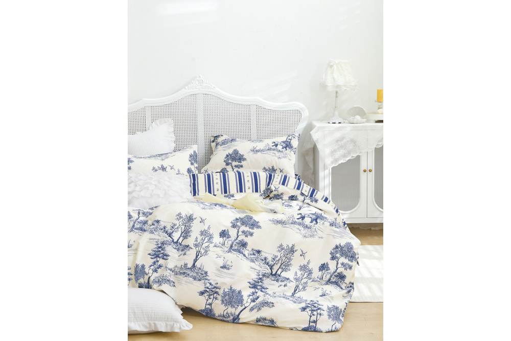 Постельное белье GoodNight Сатин Делюкс В113 с компаньоном 1,5 сп. (с нав. 50х70)