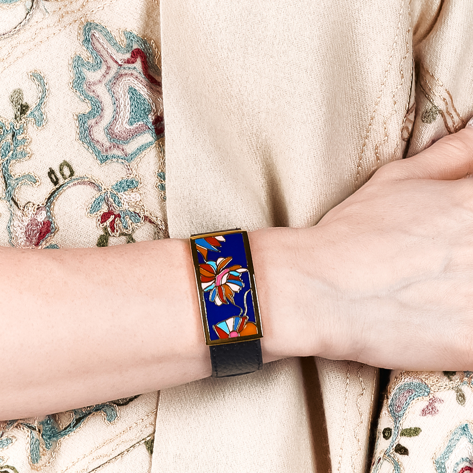 Браслет Fiore Luna на черном кожаном ремешке CB13599-10