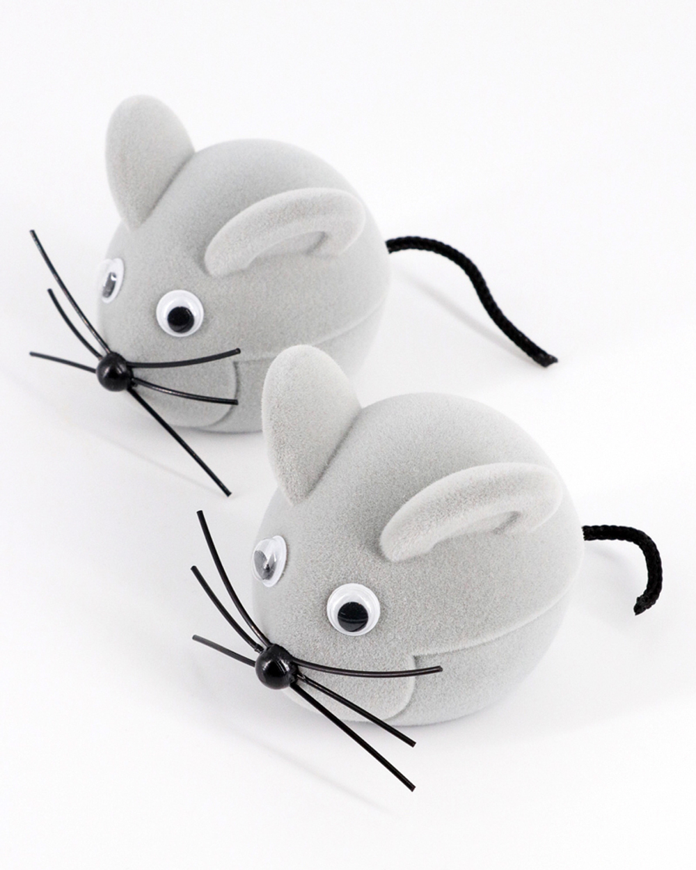 Бархатистый футляр фигурка мышонка для серёжек