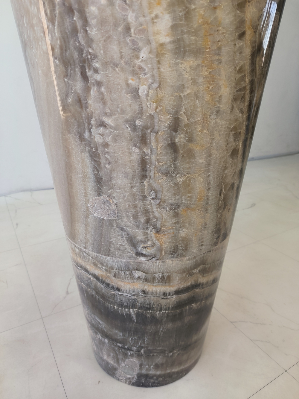 Раковина напольная из оникса Grey ON-61365 (45*45*90)