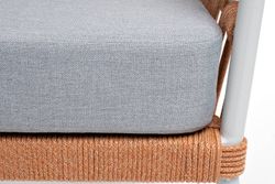 "Диего" кресло плетеное из роупа, каркас алюминий светло-серый (RAL7035) муар, роуп оранжевый меланж круглый, ткань светло-серая