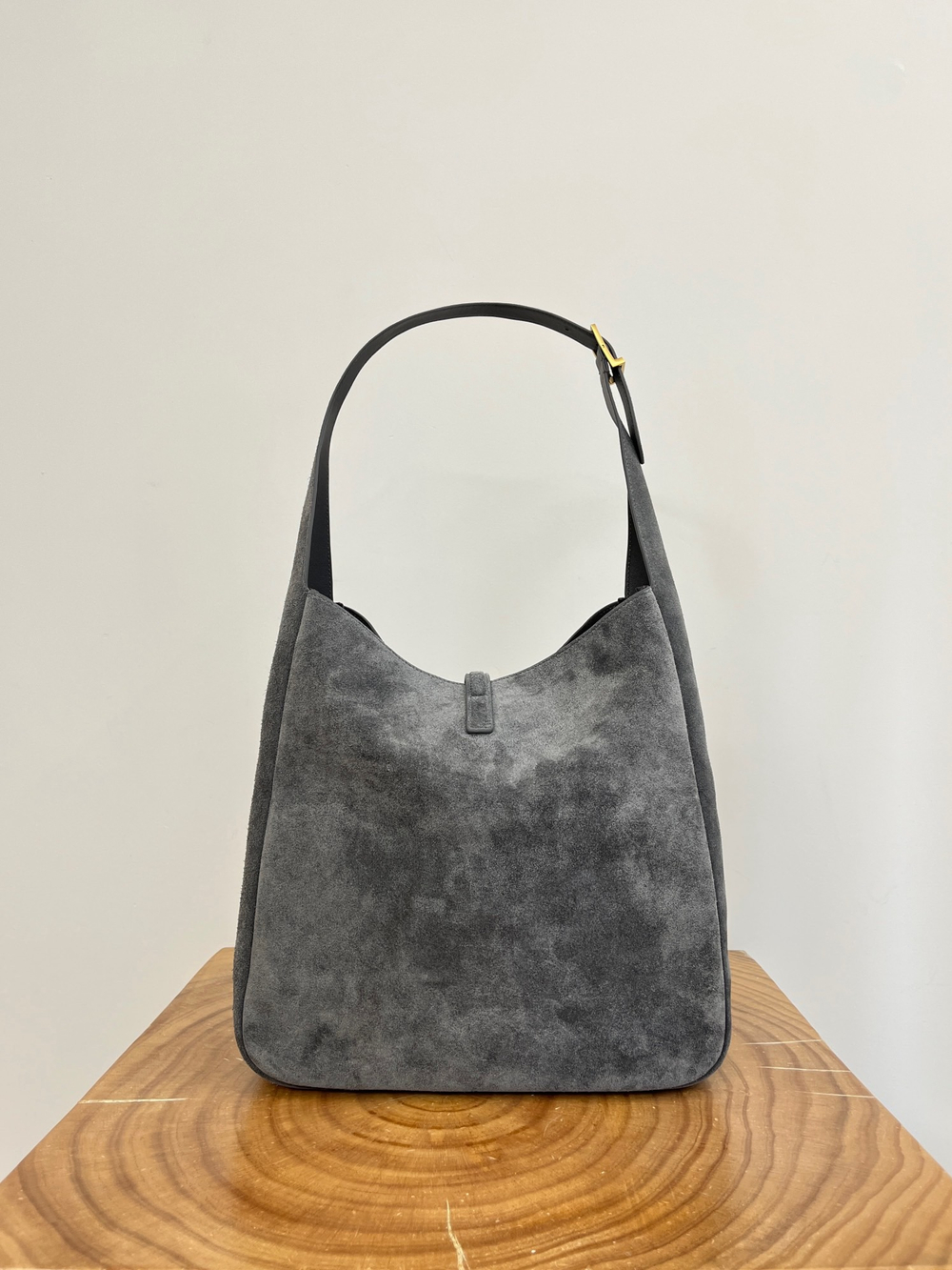 LE 5 À 7 SUPPLE LARGE ИЗ ЗАМШИ