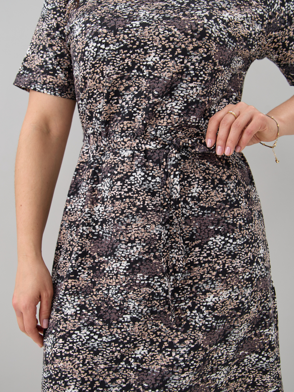 Платье Пв-137/черный-бежабстракция