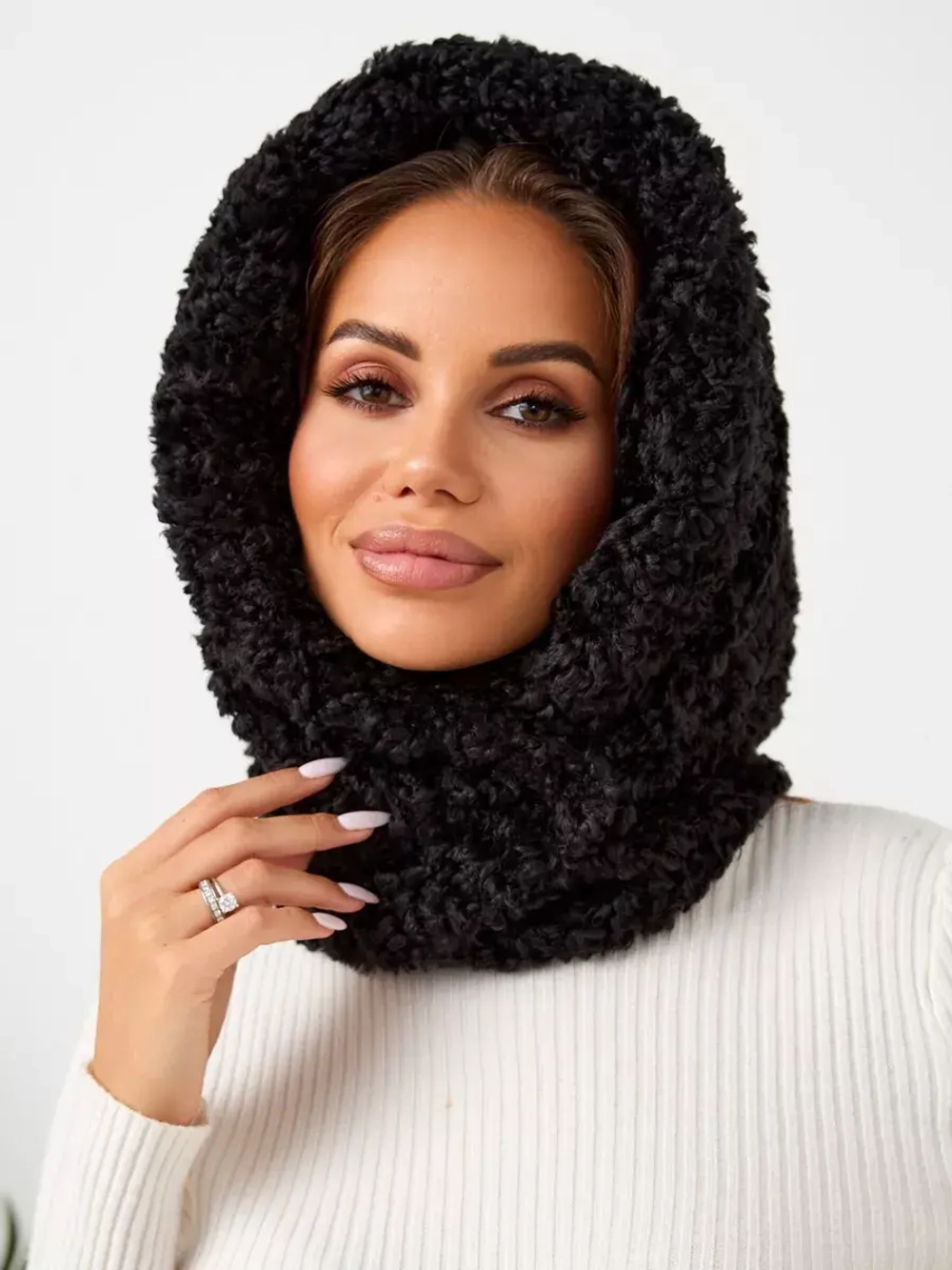 Капор зимний вязаный капюшон на флисе