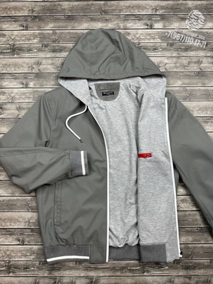 Бомбер с капюшоном Kiton