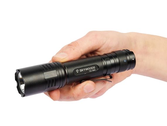 Ручной фонарь Skywoods Tactic 1800 люмен USB-Type C холодный свет IP67