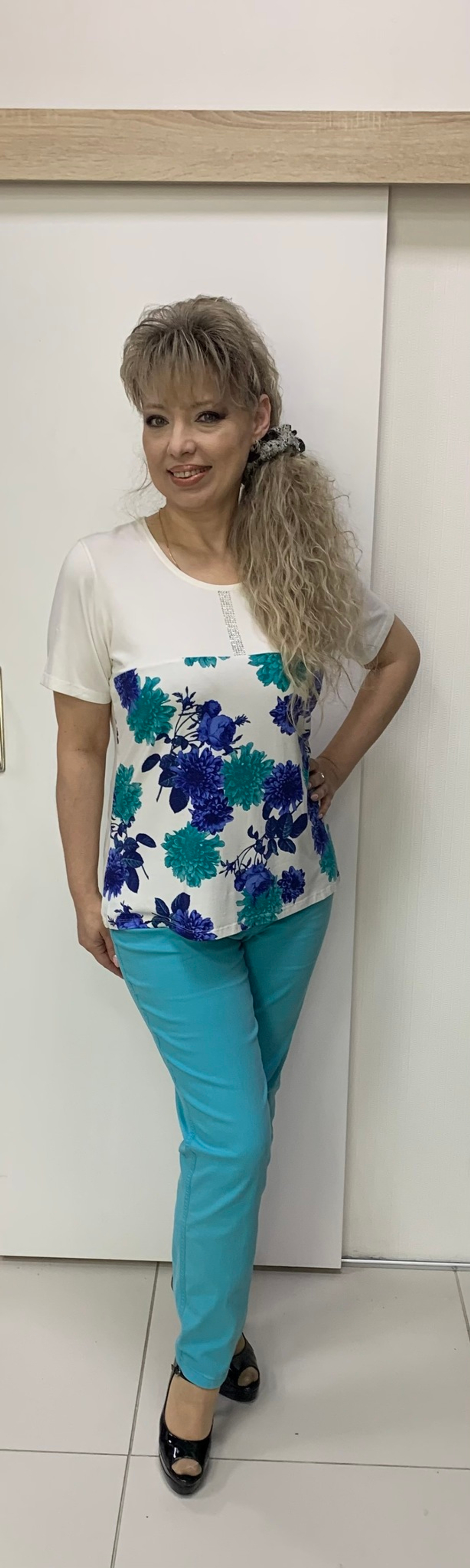 Бирюзовые немецкие стрейчевые джинсы