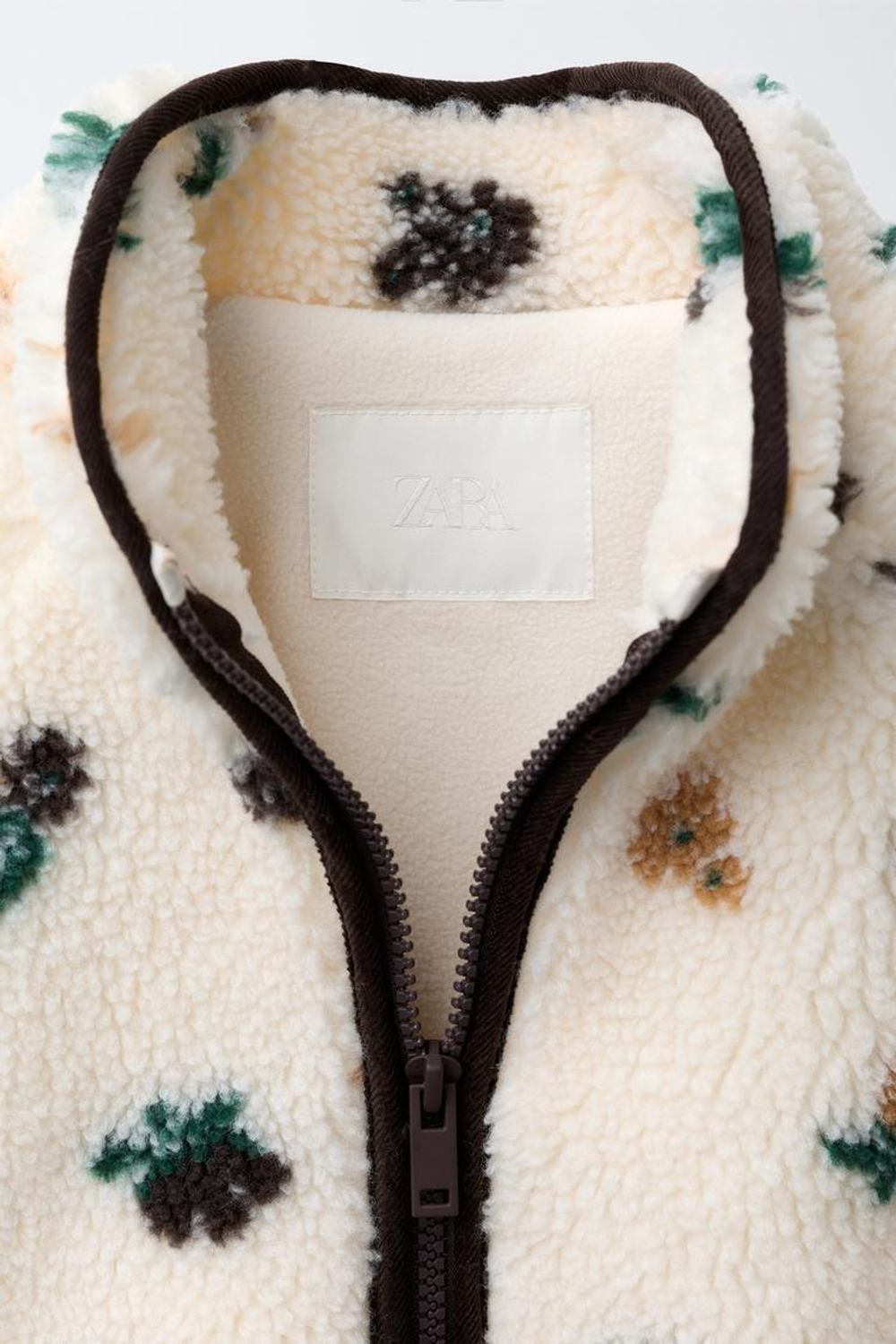 ZARA КУРТКА ИЗ ОВЧИНЫ С ЦВЕТАМИ, ЭКРЮ