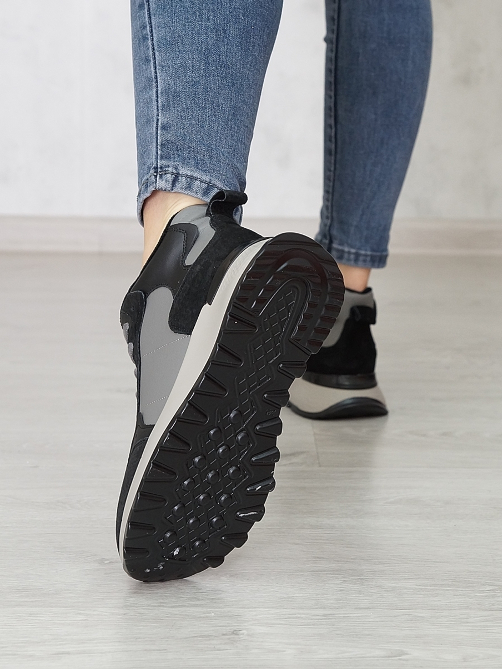 Кроссовки женские MALIN DEGELY 809-1