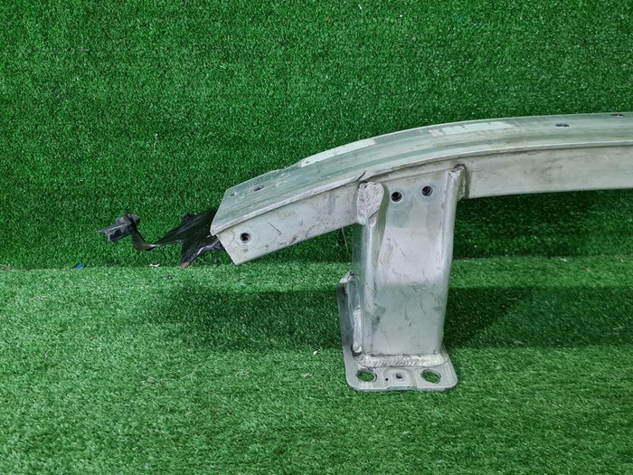 Усилитель передний Genesis G80 2 (2020-н.в.)