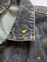 Значок For Kings Only Бумажный Самолётик желтый