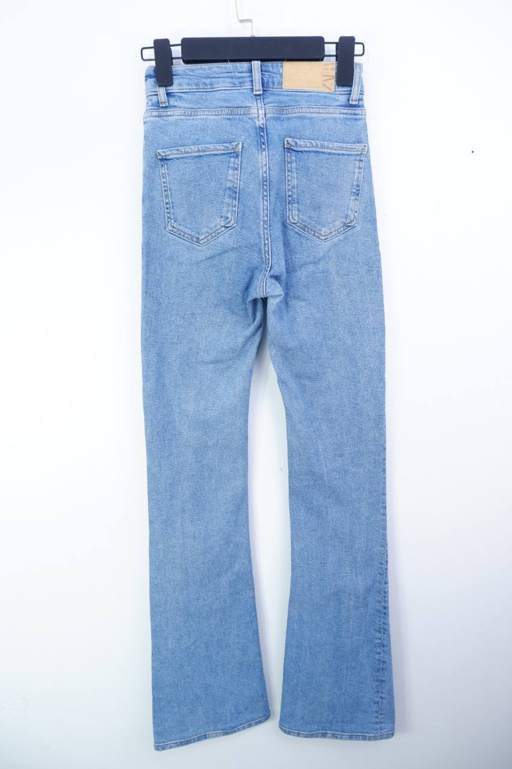 Джинсы прямого кроя для хрупкой девушки 40 размера