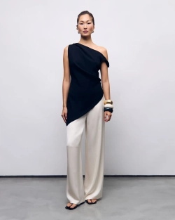 Топ приталенный на одно плечо