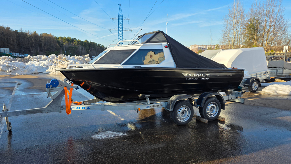 Лодка Беркут M-HT + Прицеп МЗСА 81773G.031. В наличии