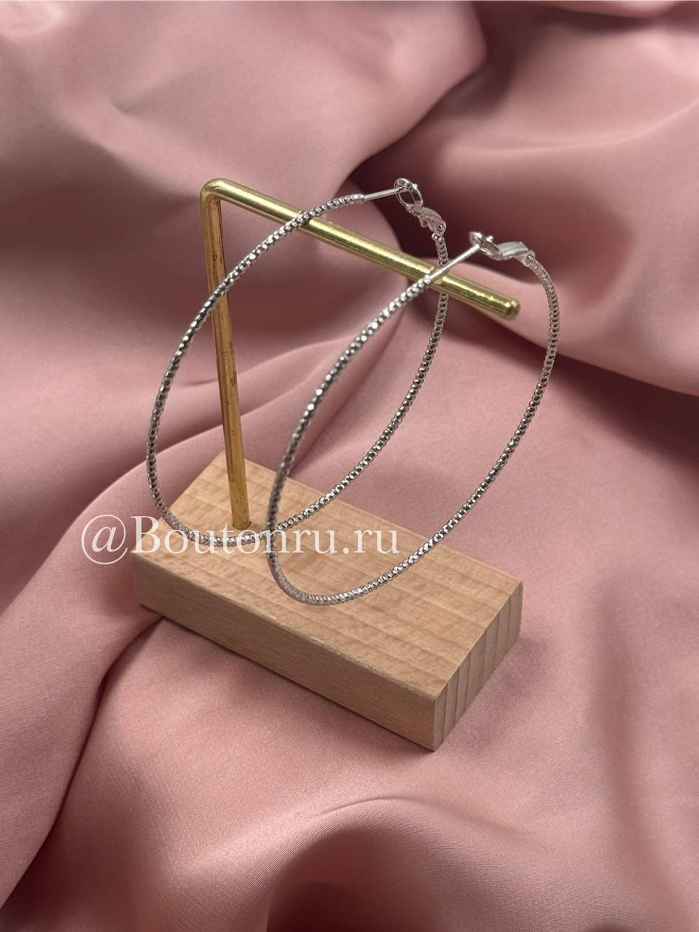 Серьги тонкие кольца серебристые с гранями