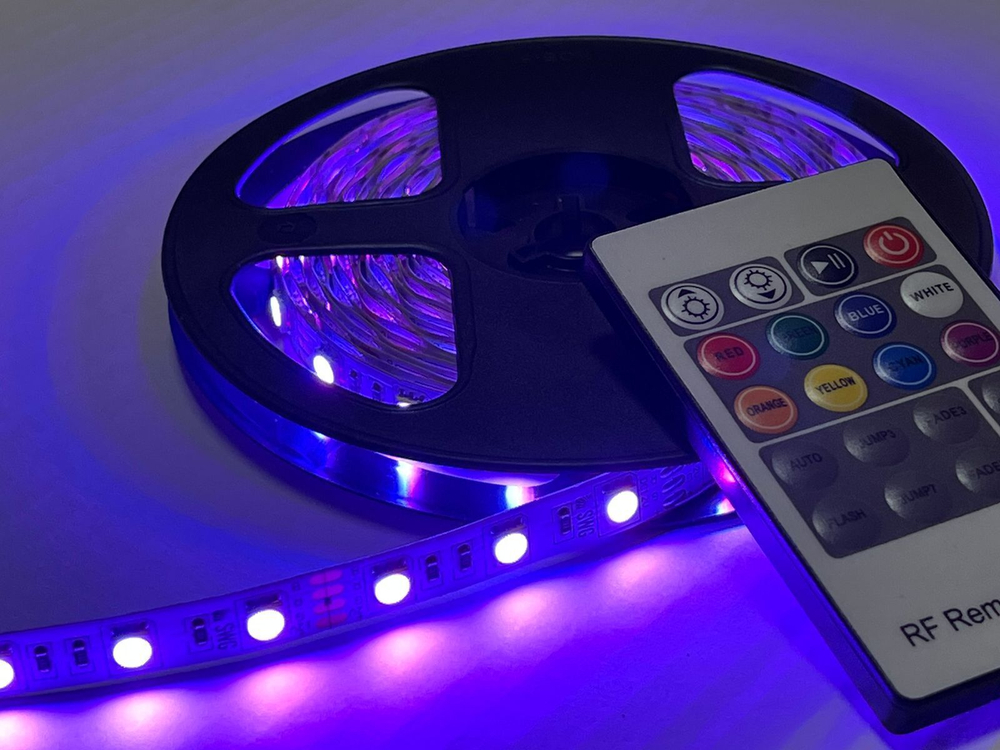 Светодиодная лента RGB 14.4Вт 12В IP20 3M с пультом управления