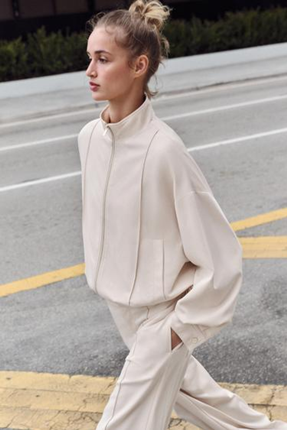 Бомбер с высоким воротником - ZARA