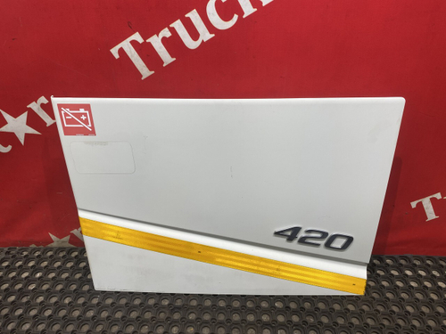 Крышка инструментального ящика правого 2019г