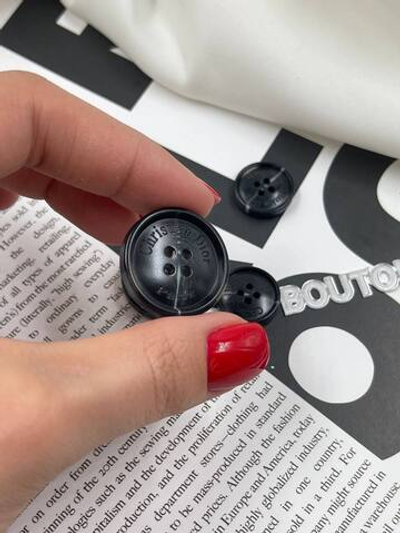 Пуговицы Диор. на прокол черные с полупрозрачными прожилками