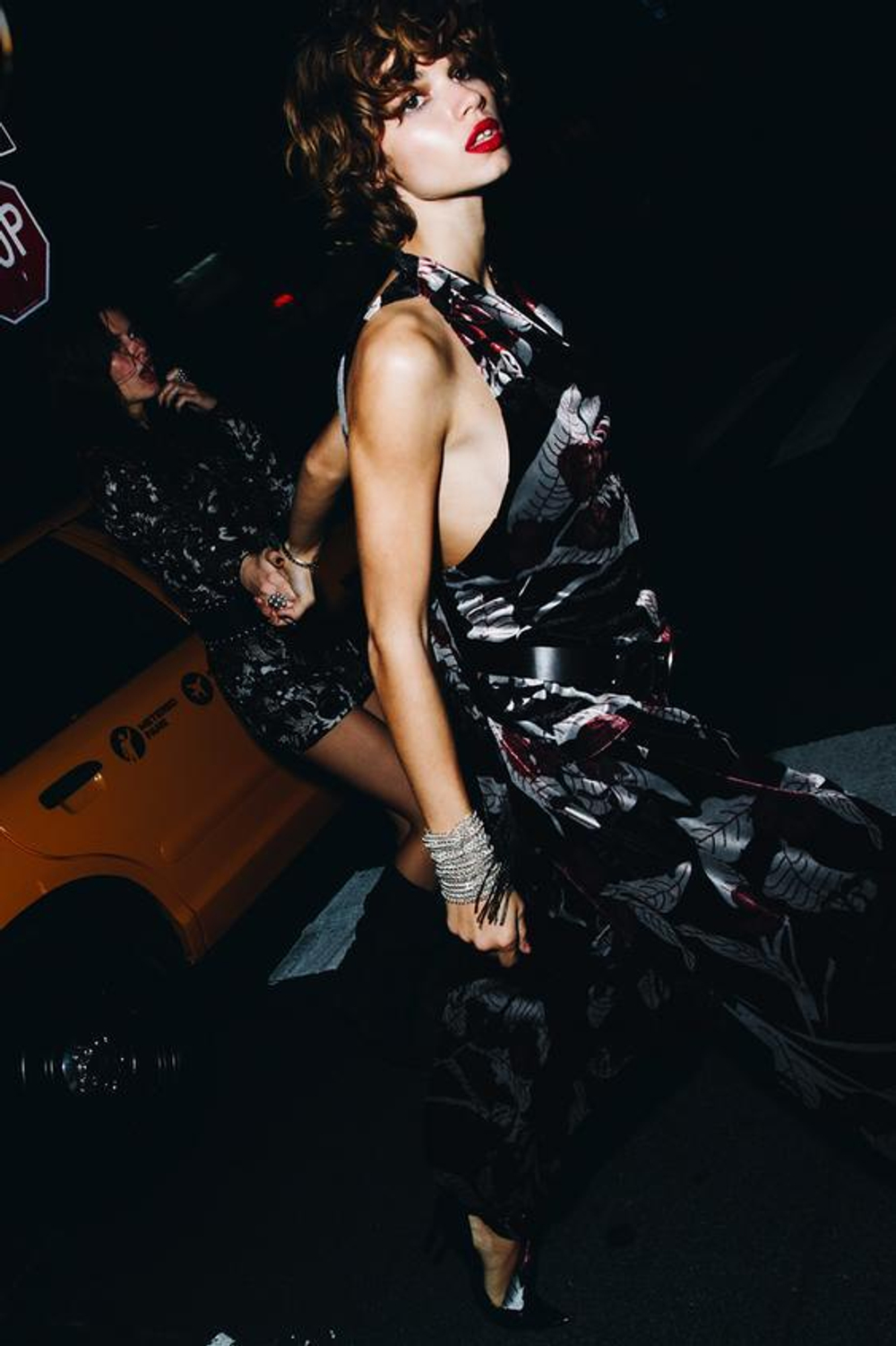 ZARA БАРХАТНЫЕ БРЮКИ-ШАРОВАРЫ, ЧЕРНЫЙ/ЦВЕТ ФУКСИИ