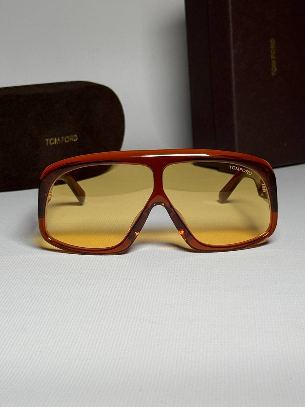 Солнцезащитные очки Tom Ford