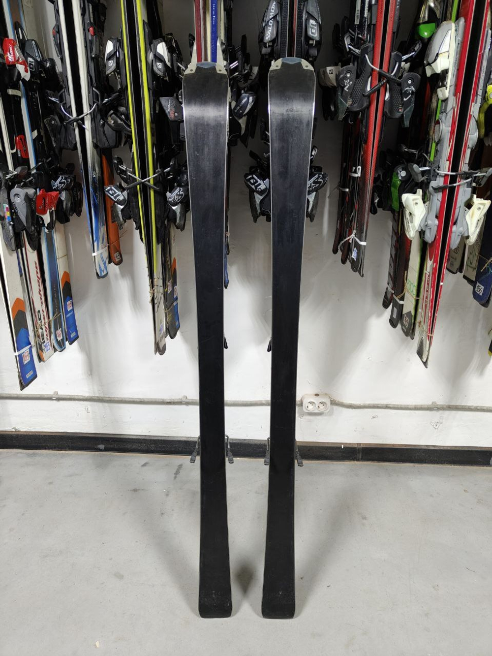 Купить горные лыжи выгодно в Москве с доставкой.