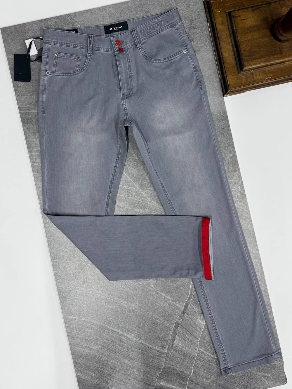 Джинсы Kiton