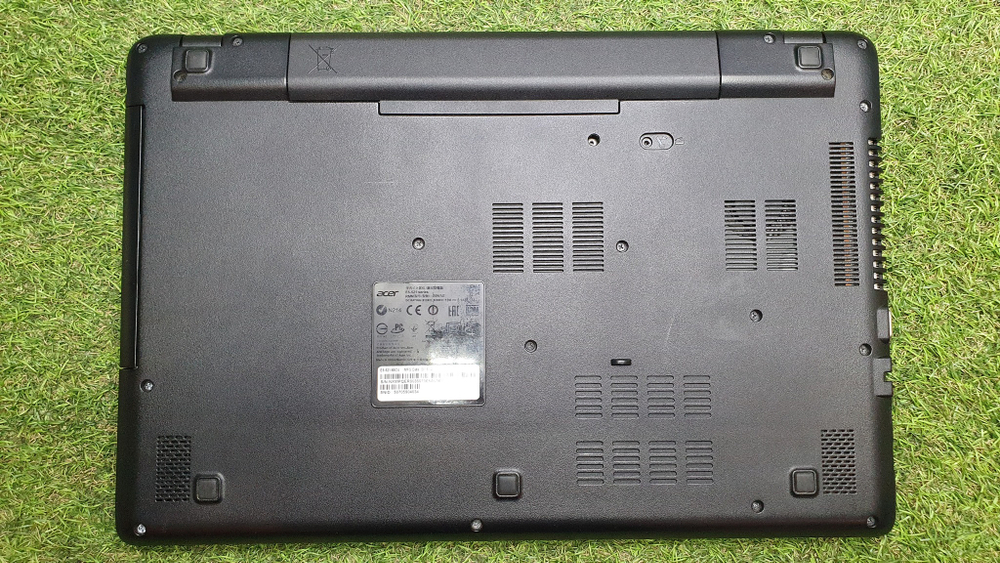 Ноутбук Acer A8/4Gb/Aspire E5-521-85CV NX.MPQER.003/Windows 10