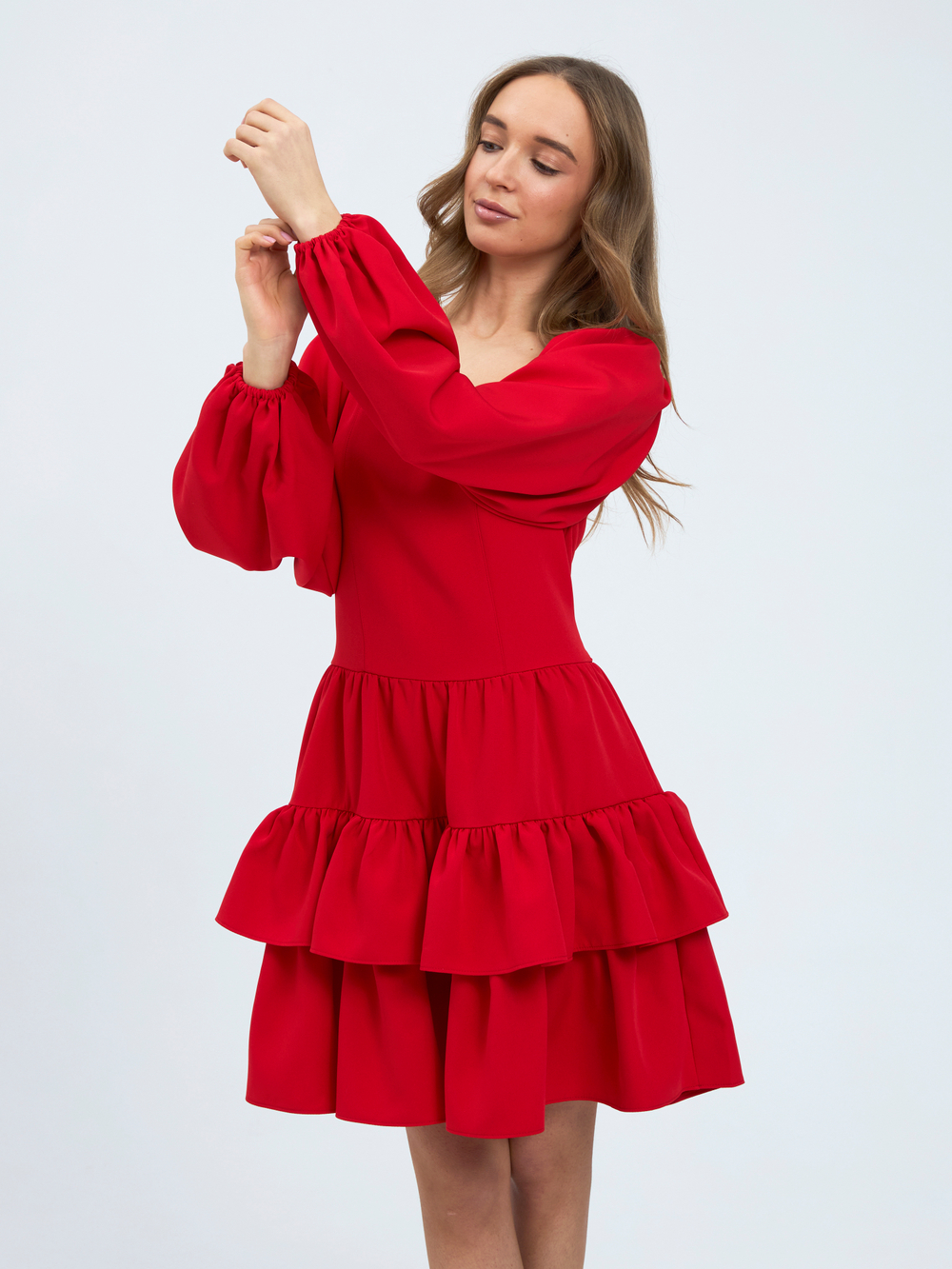 Платье праздничное ярусное с воланами для девочки красное