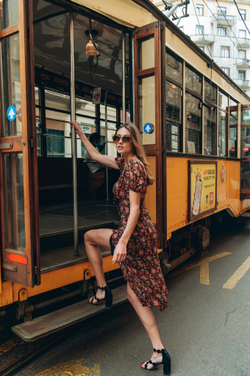 Платье цветочный принт рыжее