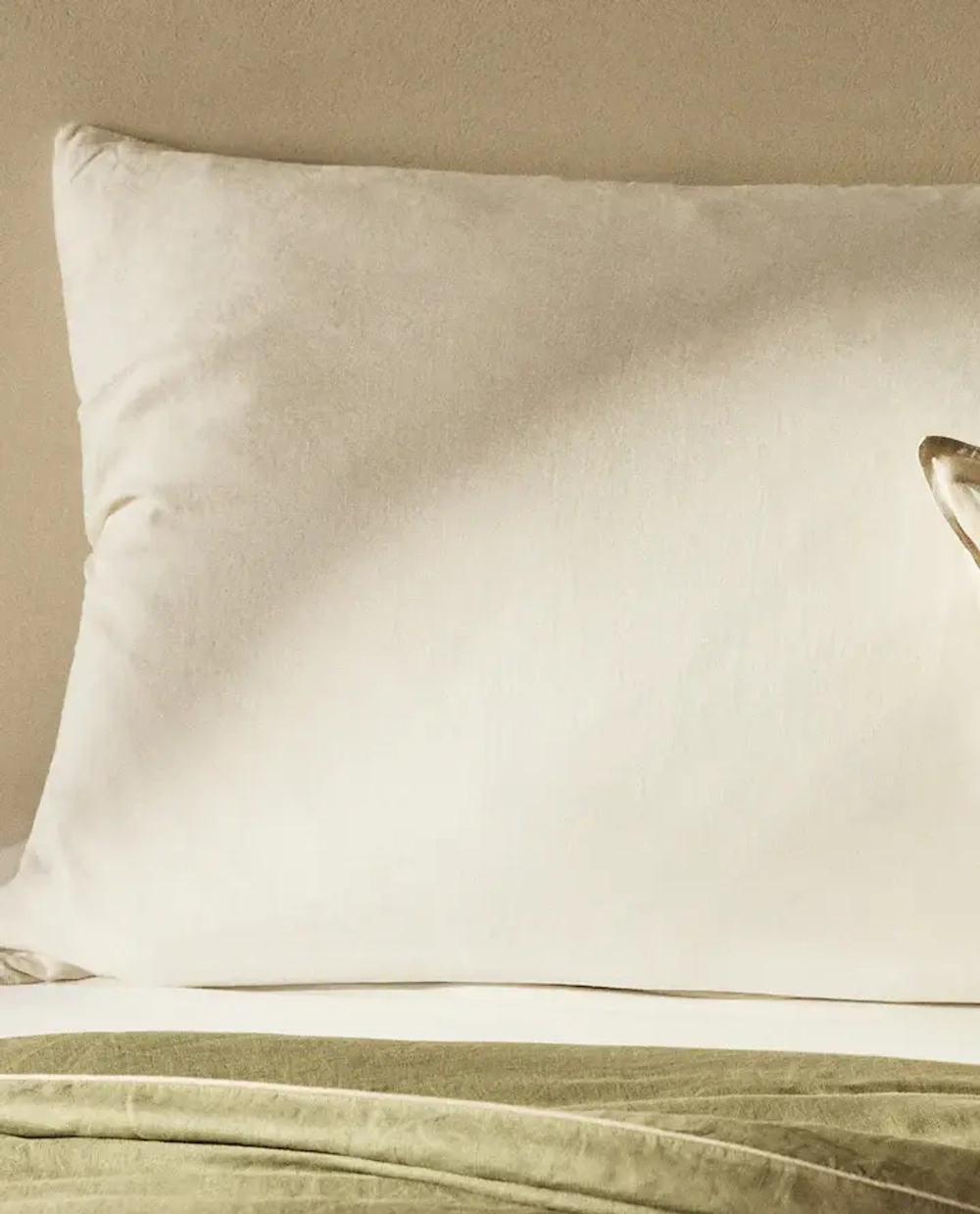 ZARA HOME ОДНОТОННЫЙ ЛЬНЯНОЙ ЧЕХОЛ ДЛЯ ДЕКОРАТИВНОЙ ПОДУШКИ, ЭКРЮ