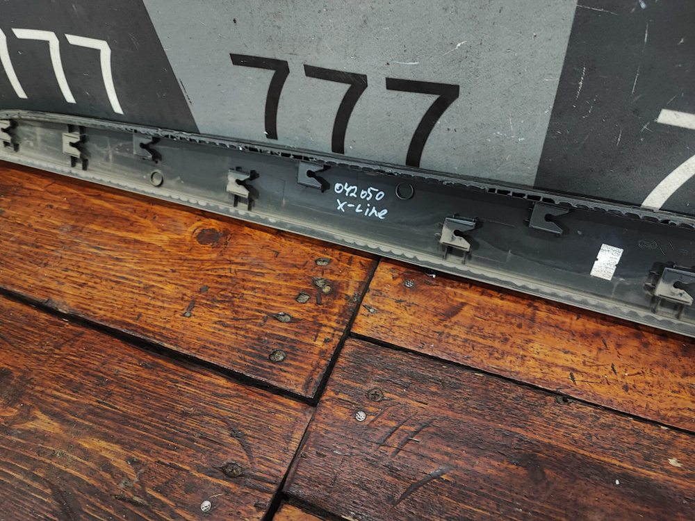 Накладка двери передней правой Kia Rio 4 X-Line 17-нв Б/У Оригинал 87712H0500