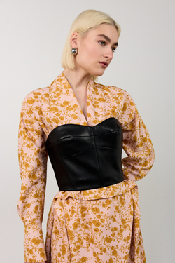 Топ из эко-кожи