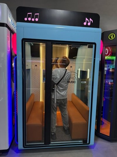 Умная караоке-будка