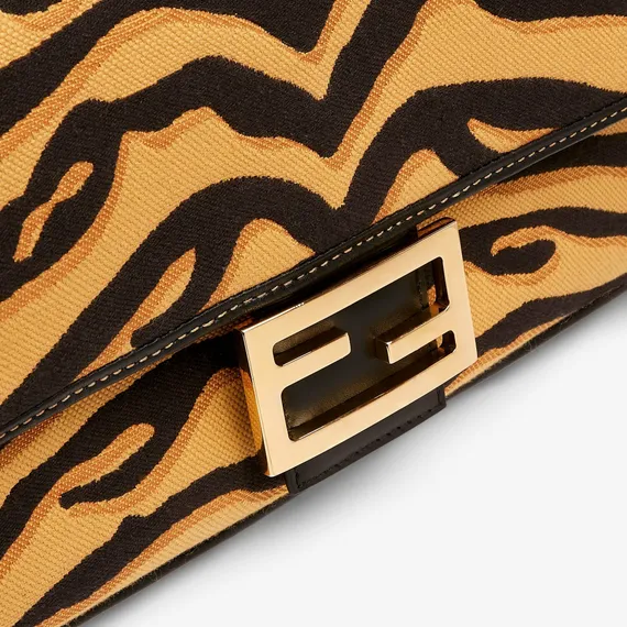 Сумка Fendi из капсульной коллекции Spring Festival