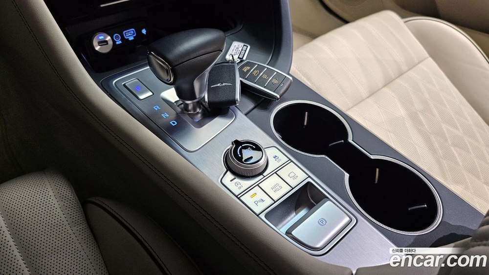 Genesis G70 2.0T (10.2019)
