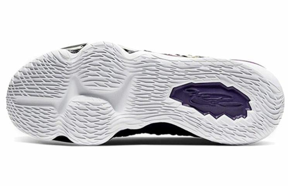 Кроссовки Nike Lebron 17