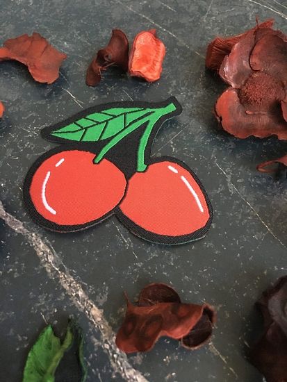 Термонаклейка на рюкзак и на одежду. Cherry