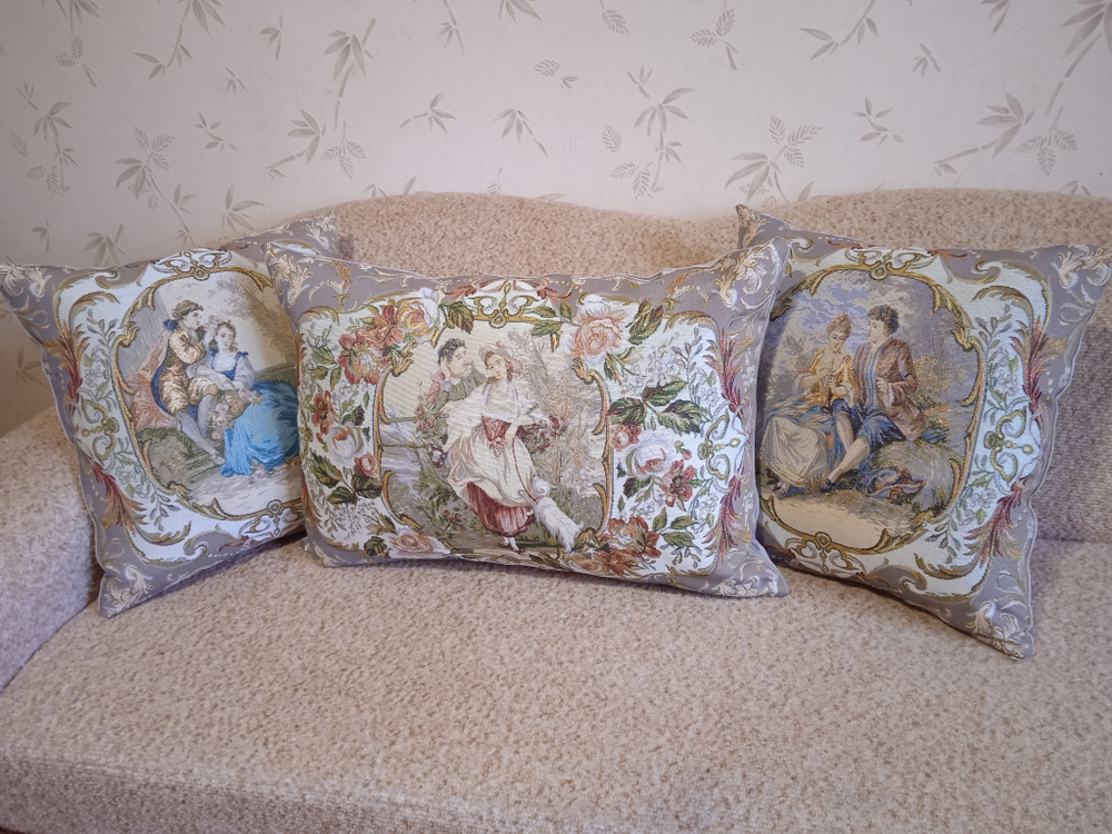 Декоративный гобеленовый чехол Свидание 47х47